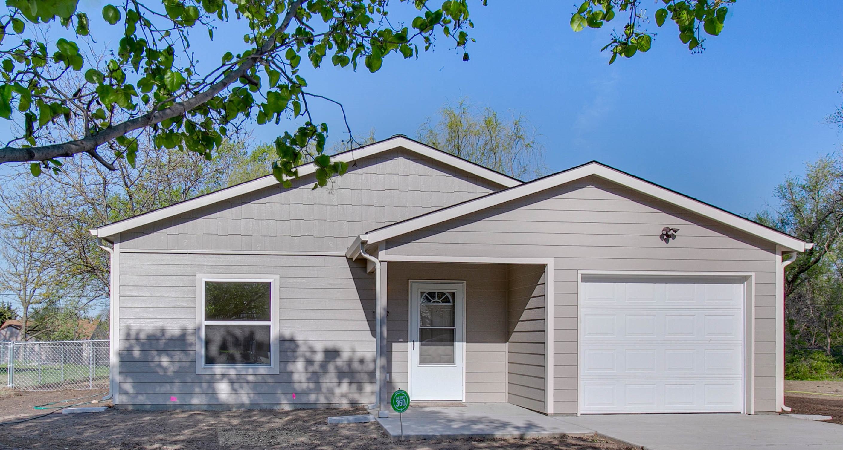 Frontview of home.